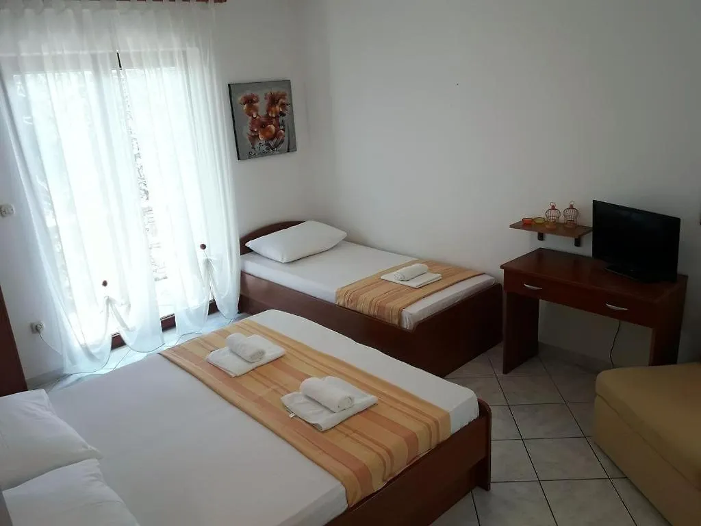 Apartment In Sukosan With Sea View, Terrace, Wi-Fi