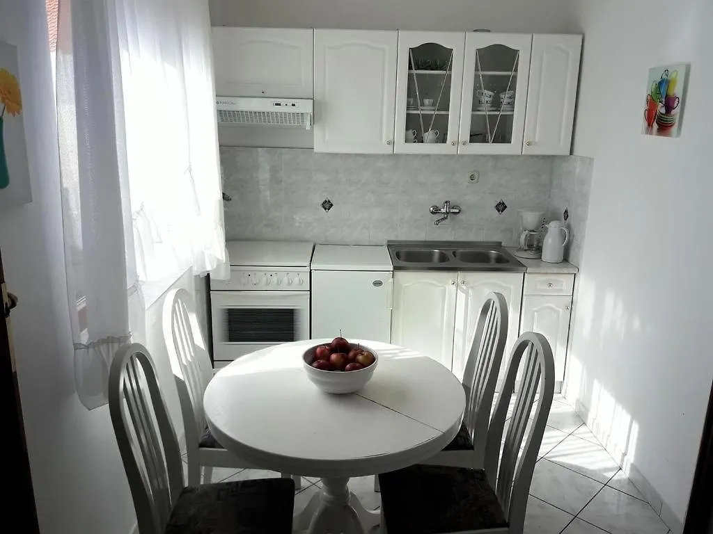 Apartment In Sukosan With Sea View, Terrace, Wi-Fi