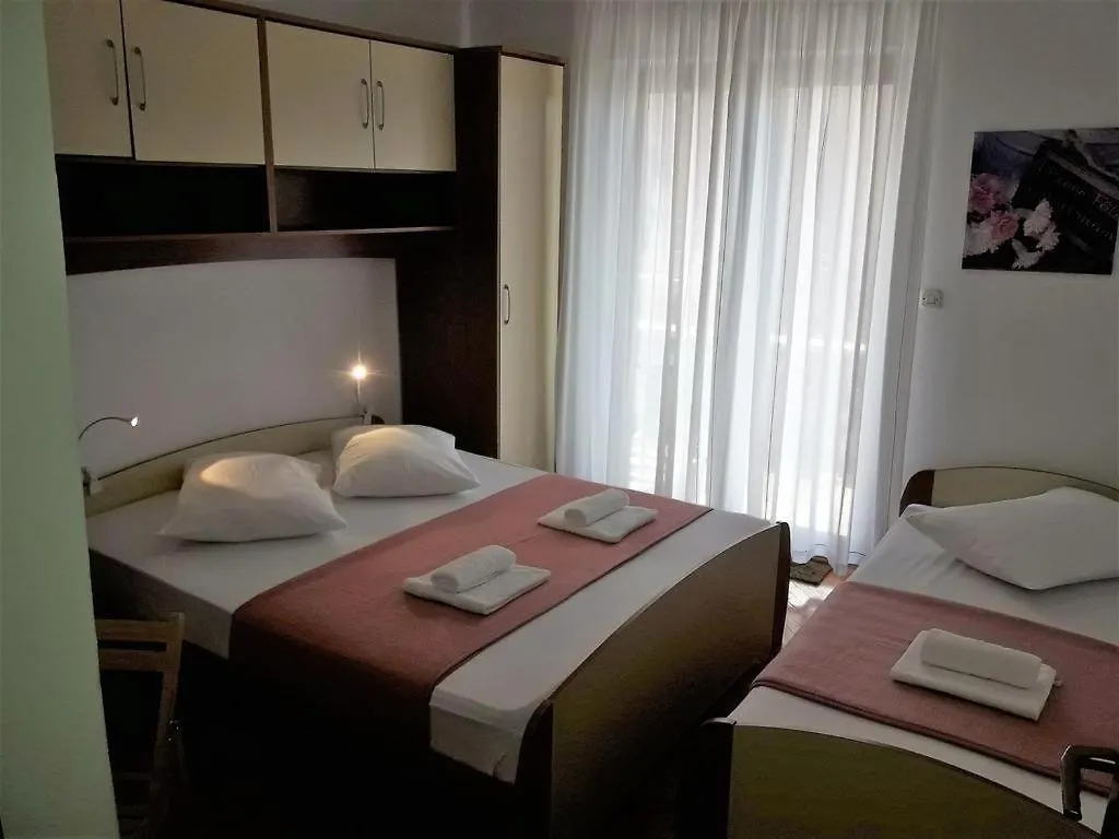 Apartment In Sukosan With Sea View, Terrace, Wi-Fi