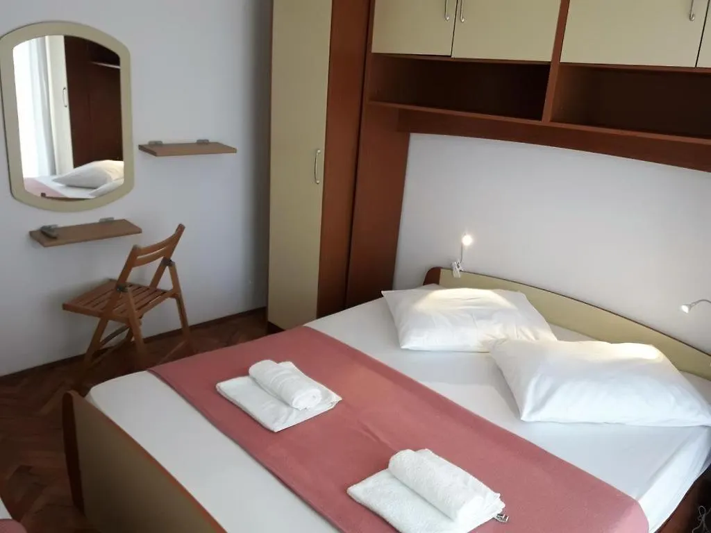 Apartment In Sukosan With Sea View, Terrace, Wi-Fi